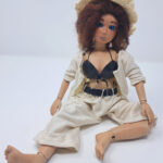 Ball joint doll sitting